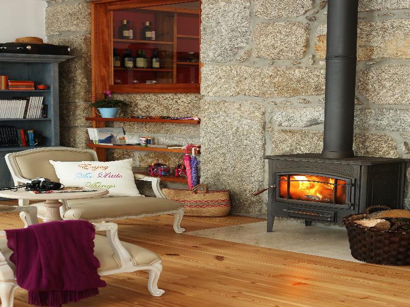 Solar Egas Moniz-Charming House & Local Experiences Villa Paco de Sousa Bagian luar foto